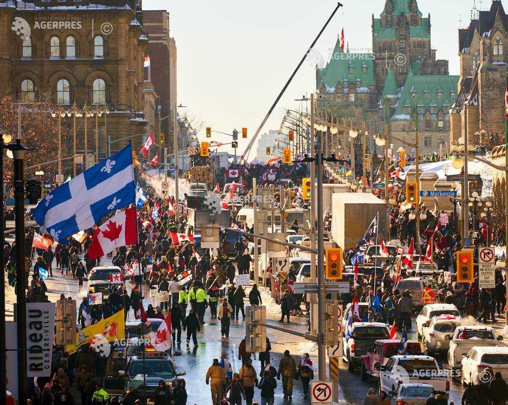 Kamionosok tüntettek Kanadában, elmenekítették a miniszterelnököt