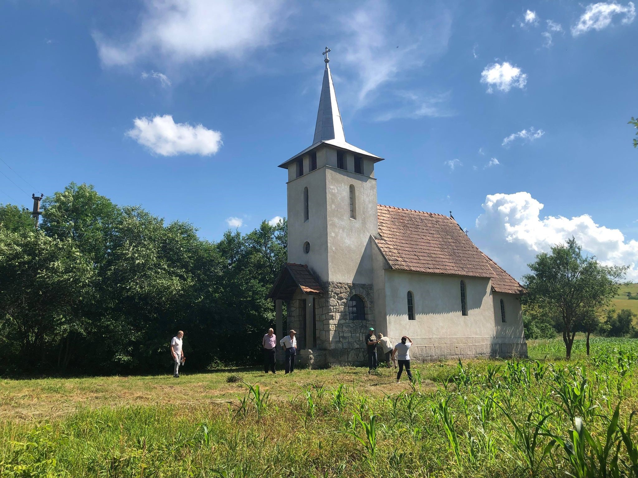 Civil és helyi segítséggel megújult a kalotaszegi Kispetri ortodox templomának fedele