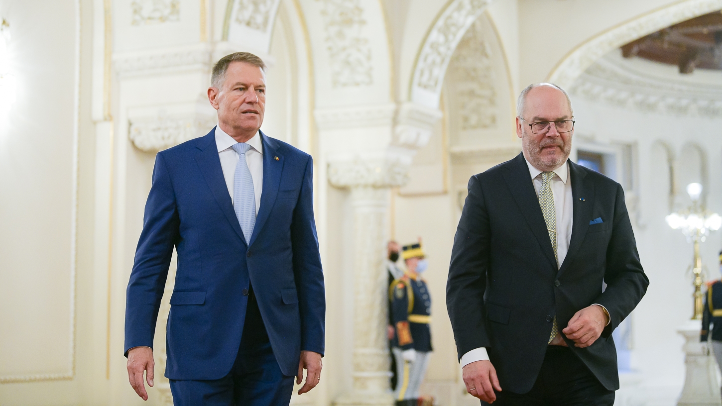 Klaus Iohannis: gyakorlatilag nem lehet bevezetni repüléstilalmi övezetet Ukrajna fölött