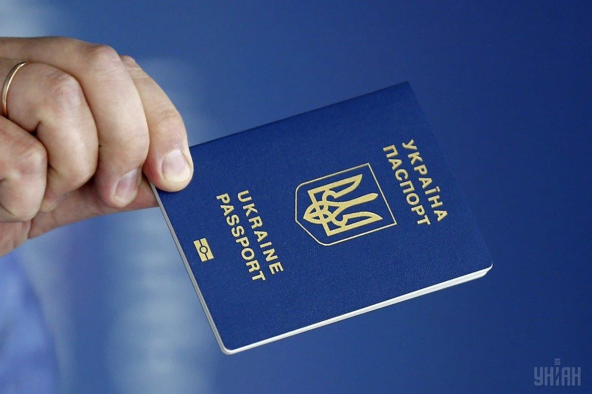 Bogdan Aurescu: Magyarország mégis beengedi biometrikus útlevél nélkül az ukrán állampolgárokat