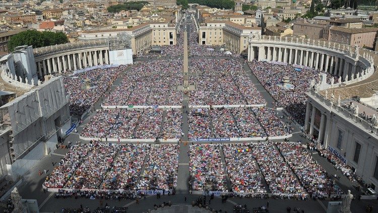 Reform a Vatikánban: fokozott gyermekvédelem és női szerepvállalás