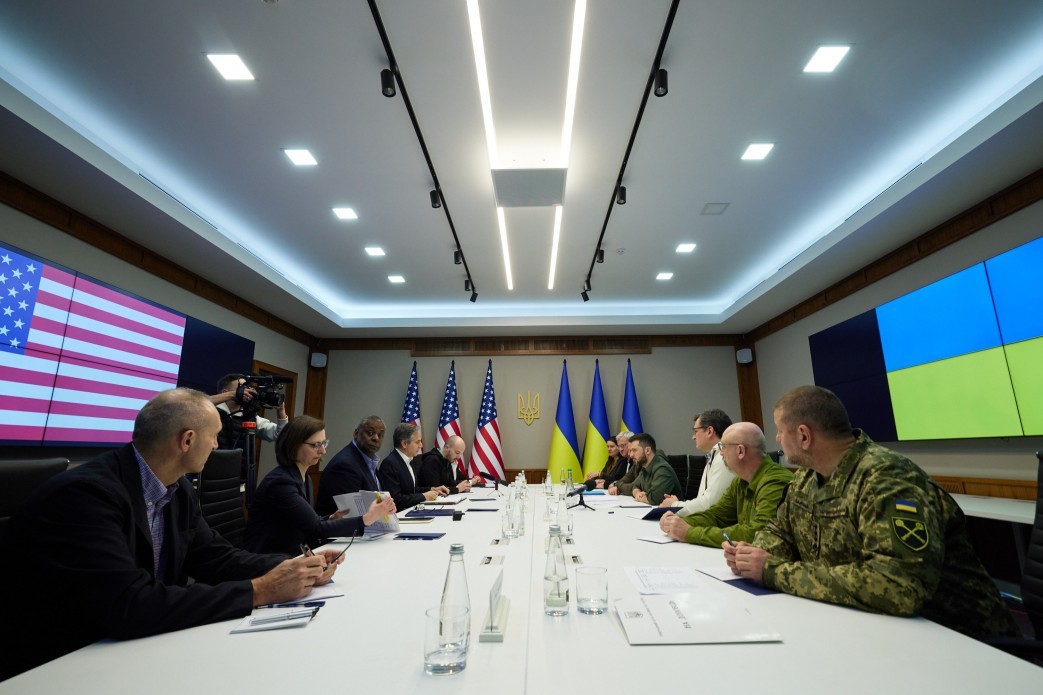 Kijevben járt az amerikai külügyminiszter és a védelmi miniszter