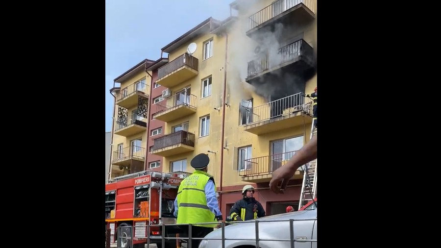 Egy férfi megsérült a szászfenesi lakástűzben