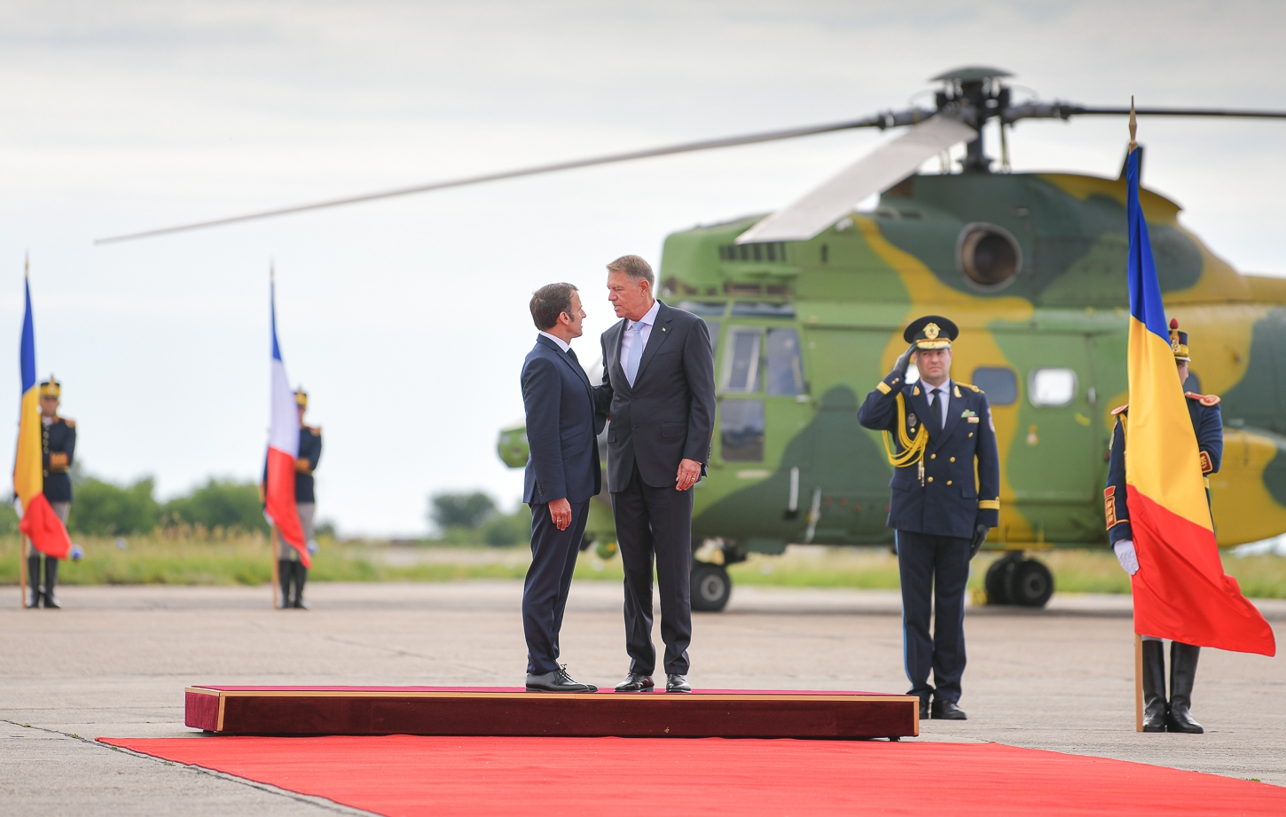 Romániai látogatásra érkezett Emmanuel Macron