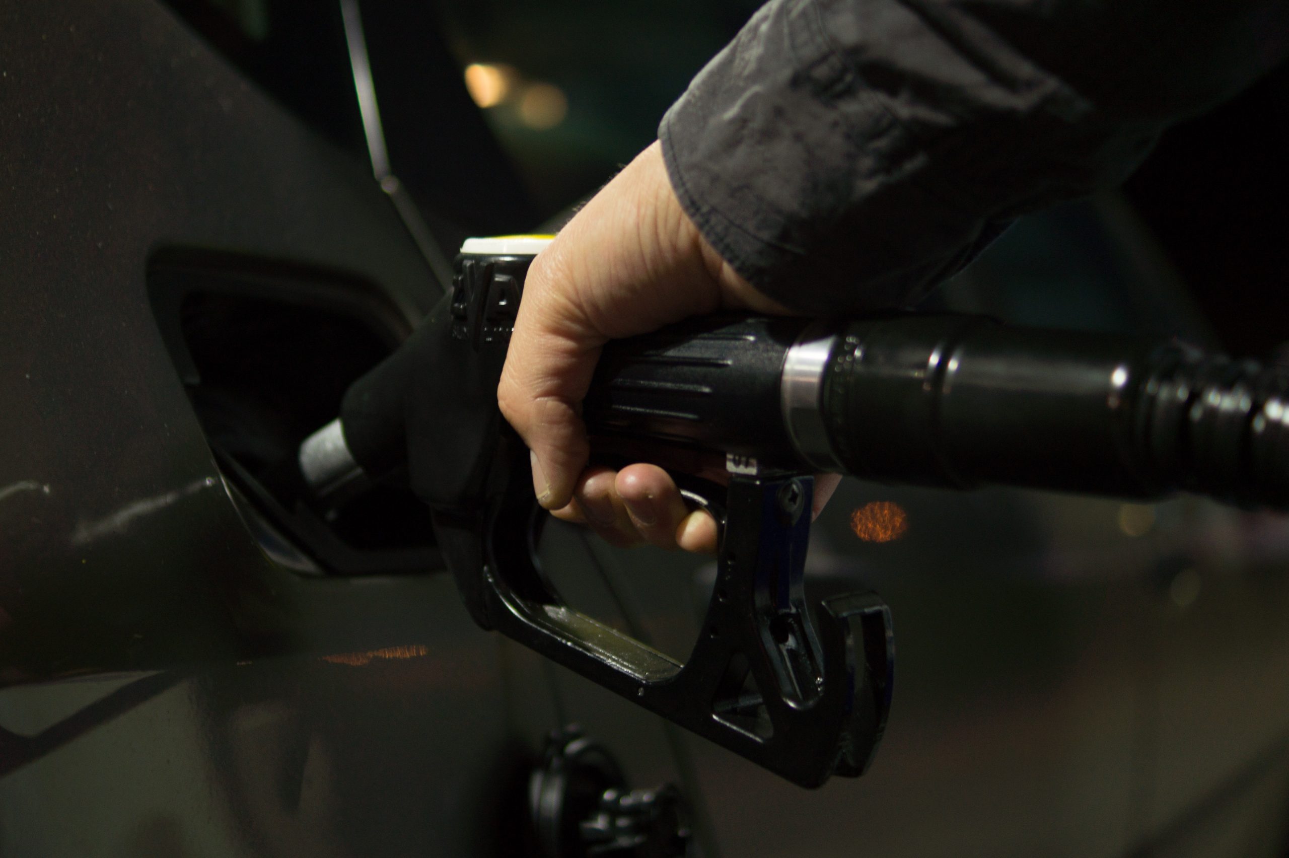 Az üzemanyag árának maximalizálását kéri a Romániai Fuvarozók Szövetsége