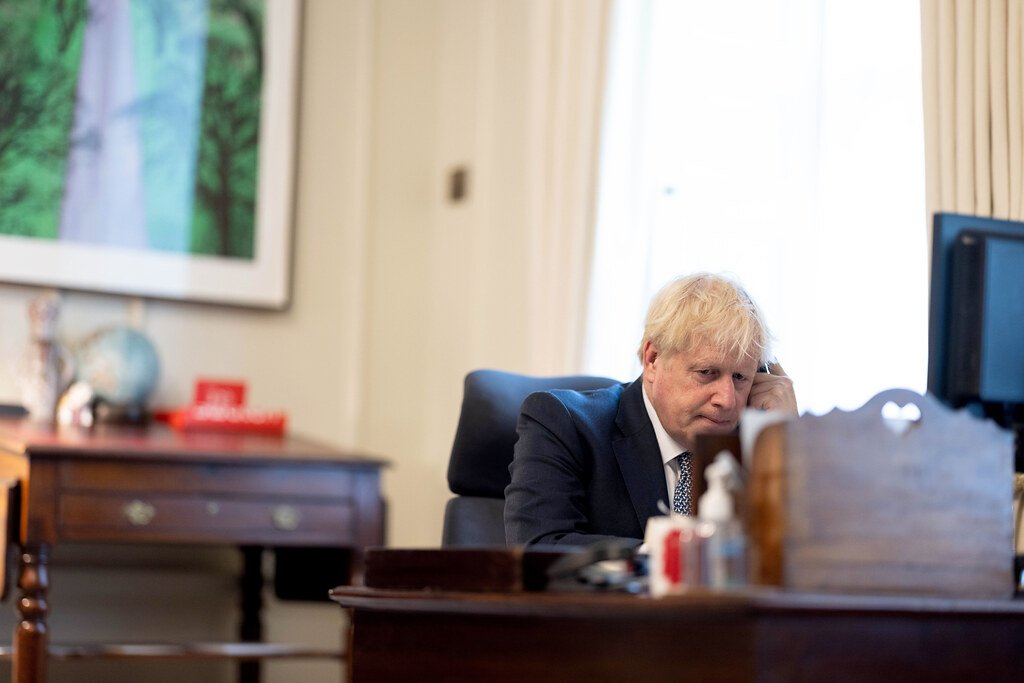 Lemond a pártelnökségről Boris Johnson
