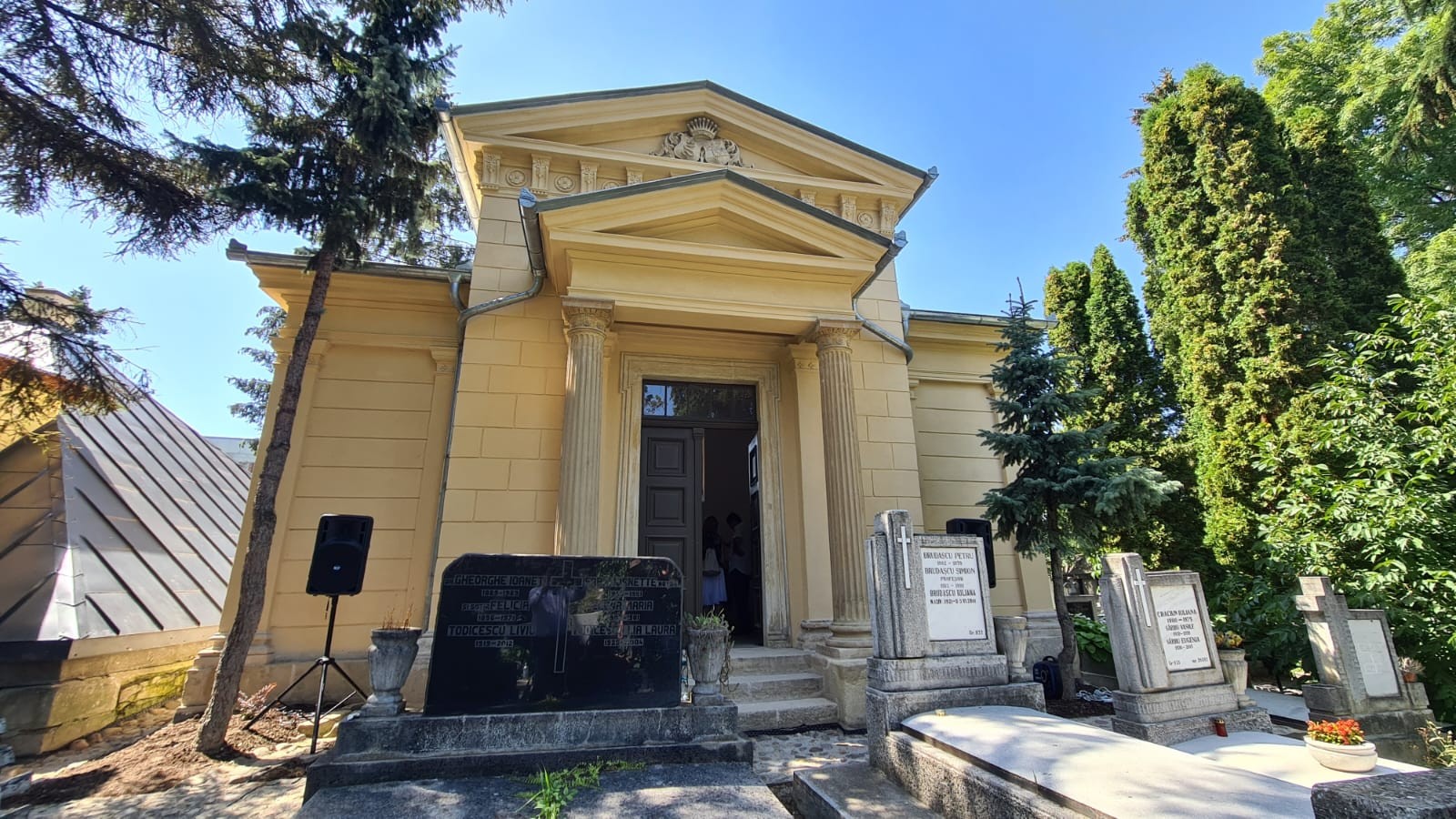 Átadták a megújított Bethlen-kriptát a Házsongárdi temetőben