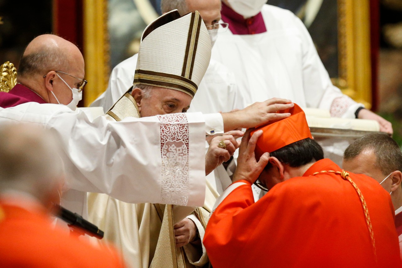 Húsz új bíborost nevez ki szombat délután Ferenc pápa