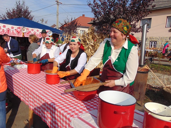 Csipkebogyó Fesztivált szerveznek Kalotaszentkirályon