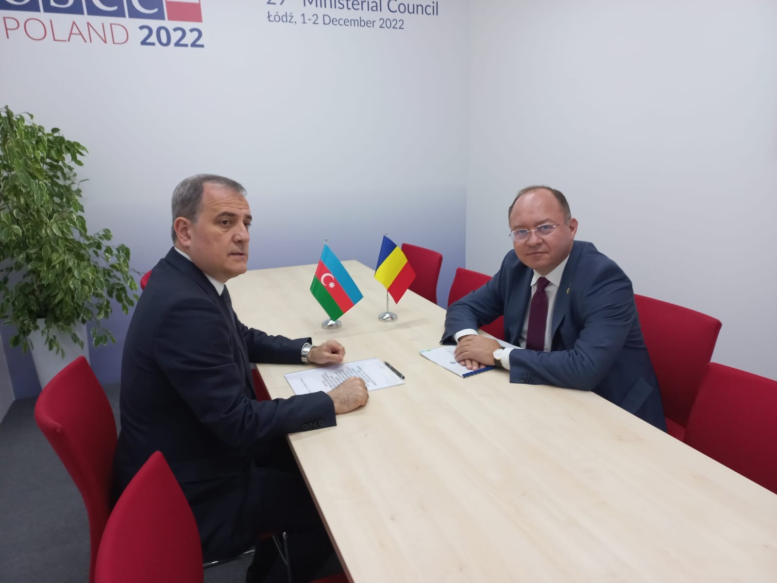 Bukarestben írják alá az Azerbajdzsánból induló áramvezeték szerződését