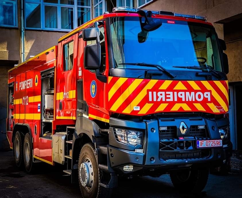 Új tűzoltókocsit kapott a Fehér megyei katasztrófavédelem