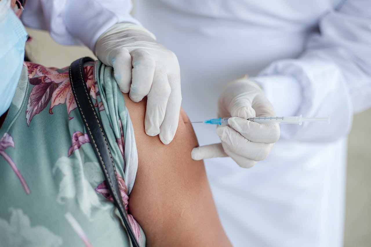 Tizennyolc évnél idősebbek számára is ajánlott a HPV elleni vakcina felvétele