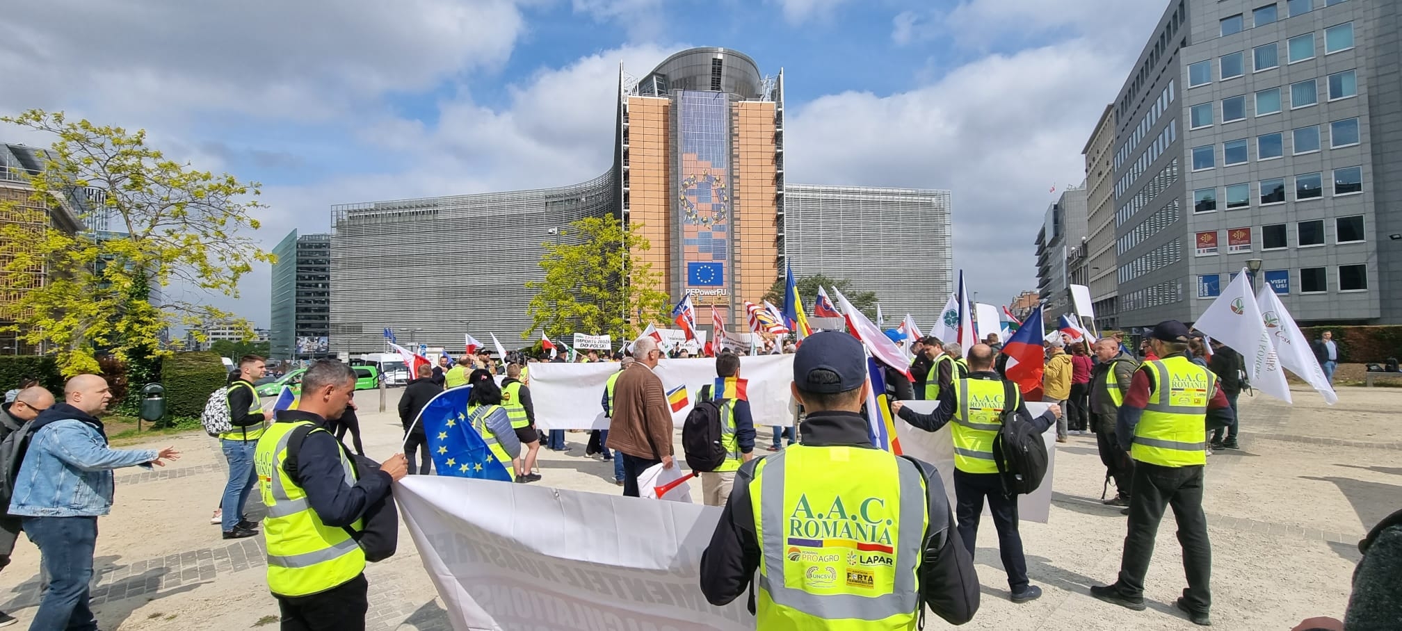 Brüsszelben tüntettek a romániai gazdák (is)
