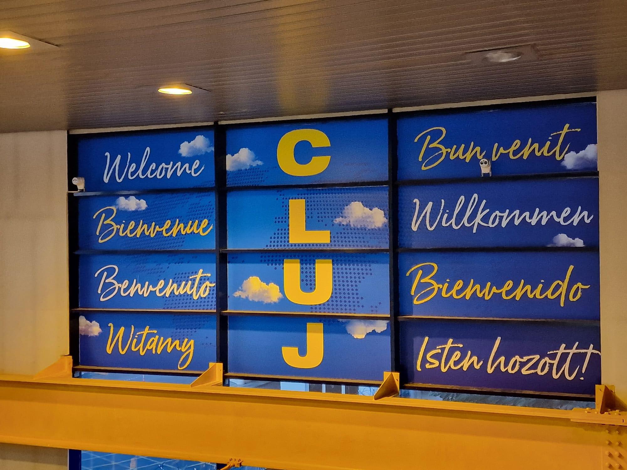 Magyar nyelven is köszöntik az utasokat a kolozsvári repülőtéren