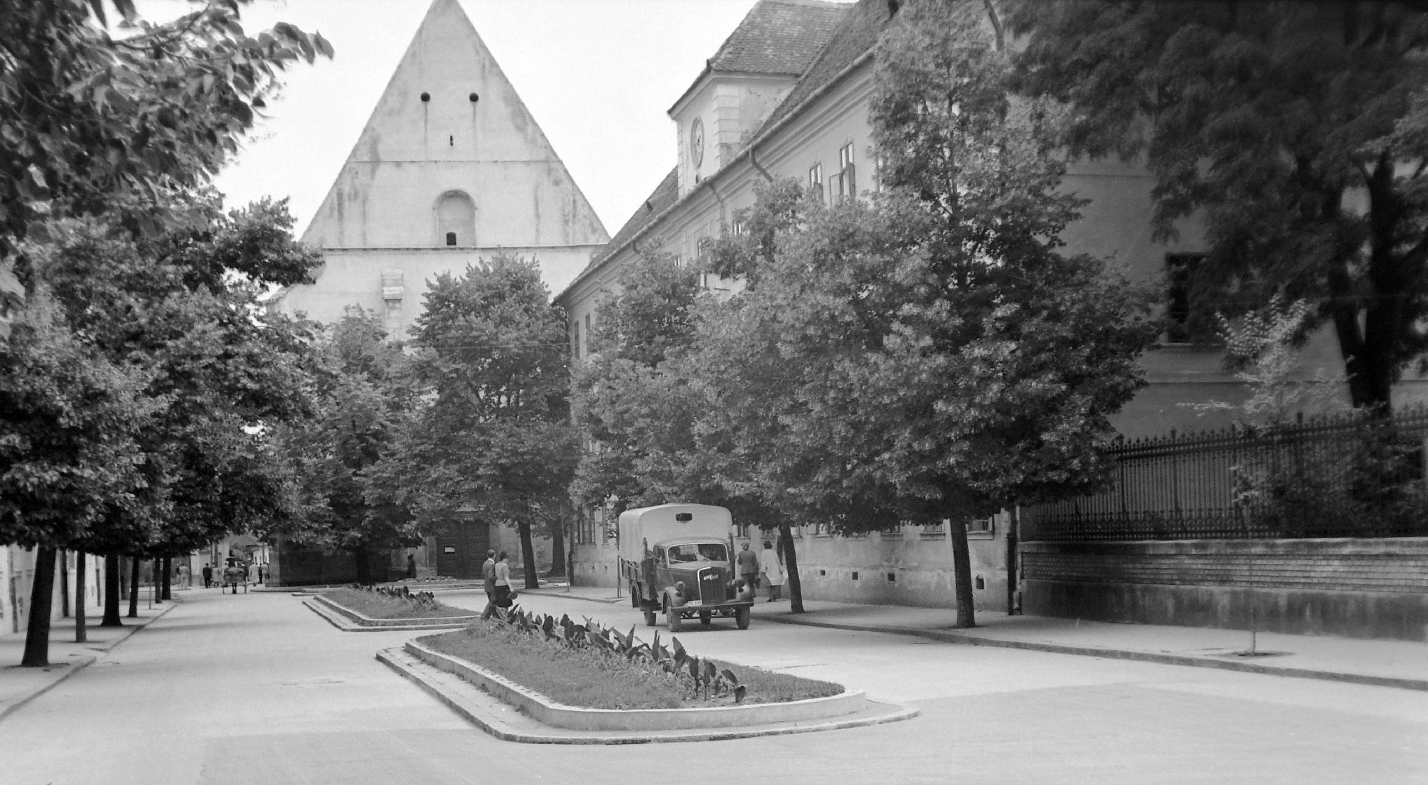 82 éves a kolozsvári magyar rádiózás