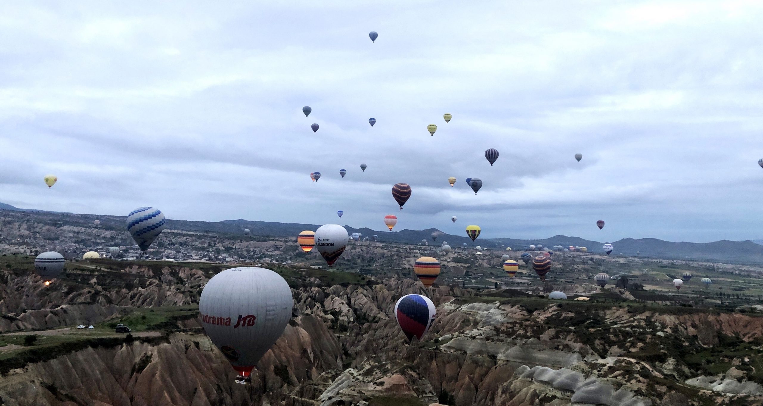 Kappadókia: hőlégballonok, rózsavölgy, tündérkémények földje