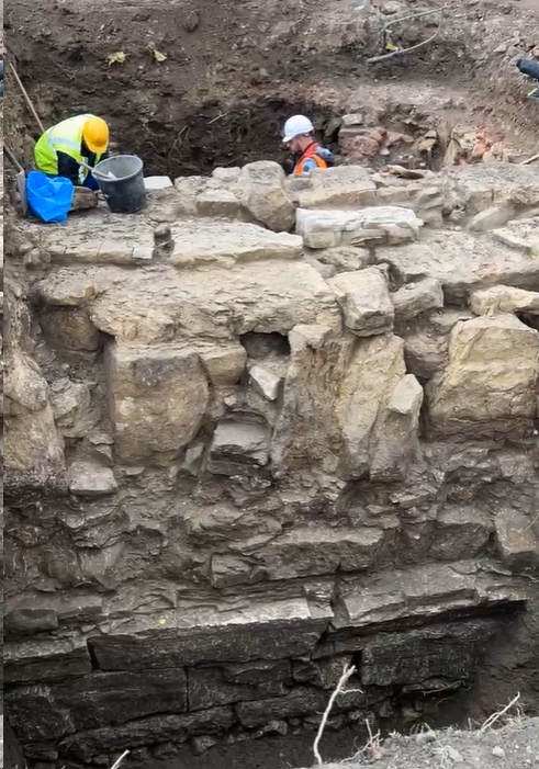 Mennyire jelentős a Kolozsváron talált római falrész?