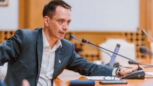 Óvodás szintű veszekedéseket emleget Csoma Botond
