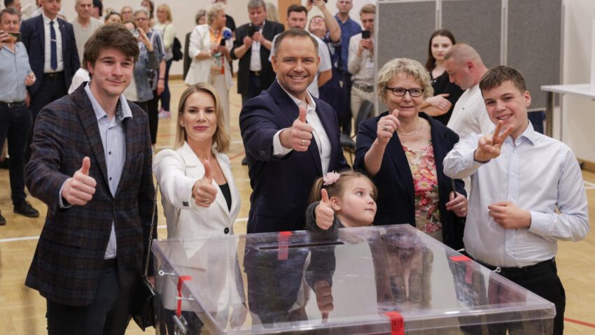 Karol Nawrocki az új lengyel elnök