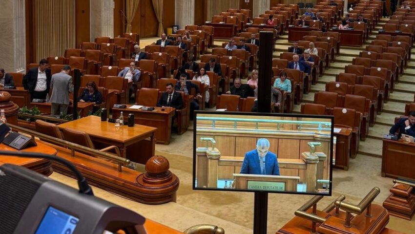 Felolvasták a bizalmatlansági indítványt a parlamentben Felolvasták a bizalmatlansági indítványt a parlamentben
