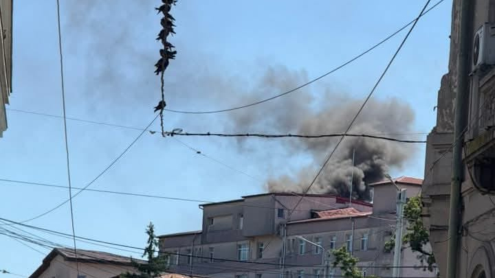 Tűz ütött ki egy jászvásári kórházban Tűz ütött ki egy jászvásári kórházban
