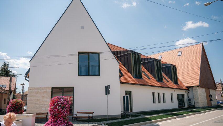 Új művelődési háza van Kalotaszentkirálynak Új művelődési háza van Kalotaszentkirálynak