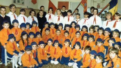 Kivizsgálják a pionírruhába öltöztetett óvodások ügyét