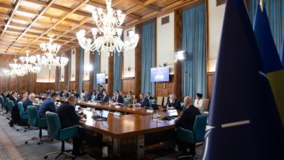Egyszerre négy bizalmatlansági indítványt nyújtott be az AUR a kormány ellen
