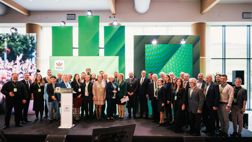 RMDSZ-kongresszus, román és magyar kormányfővel