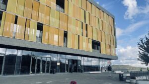 Megnéztük a CREIC központot, amely miatt a diákok tanórákat bojkottáltak