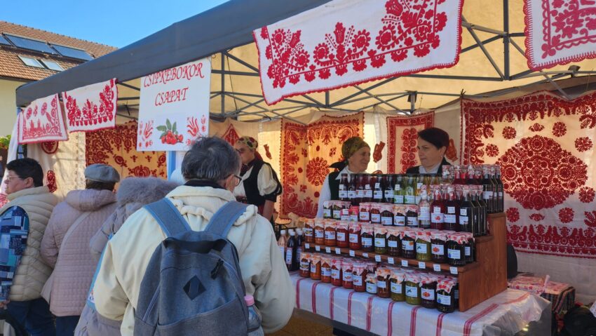 Csipkebogyó, minden mennyiségben Csipkebogyó, minden mennyiségben