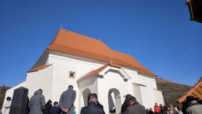Megújult templomukért adtak hálát a mezőveresegyháziak