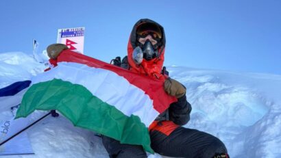 Sántha Xénia, az első magyar nő a Manaslu tetején