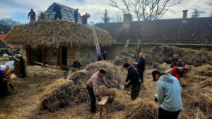 Olyan emberek is adományoztak szalmatetőre, akik sohasem jártak Kidében