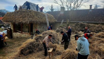 Olyan emberek is adományoztak szalmatetőre, akik sohasem jártak Kidében