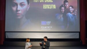 Traumákról, fekete humorral – Deák Kristóf: Egykutya