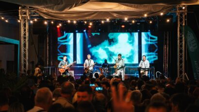 Itt élnek és dalolnak: Loose Neckties Society