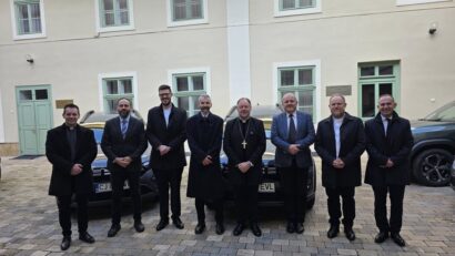 Szolgálati autókat kapott a Romániai Evangélikus-Lutheránus Egyház