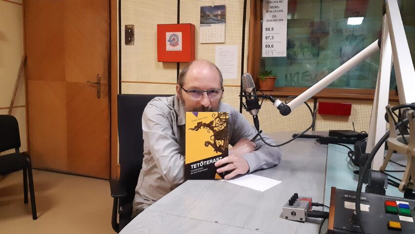 Tetőterasz a Sajtóklubban, felül- és „belülnézetből”