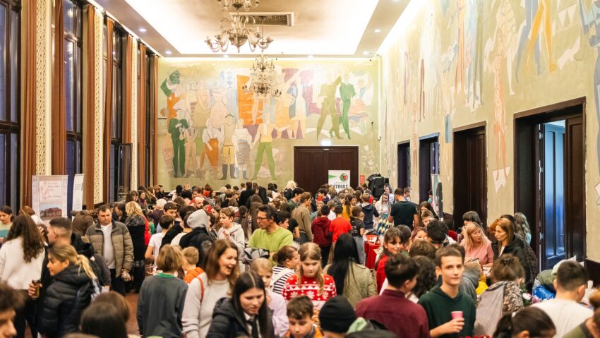 Több mint 40 ezer lejt gyűjtöttek az elgázolt kisfiúnak az Adventi Jótékonysági Vásáron