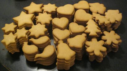 Mézeskalácsot hoz a csuhéangyal