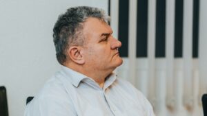 Aki nem szeret ígérgetni