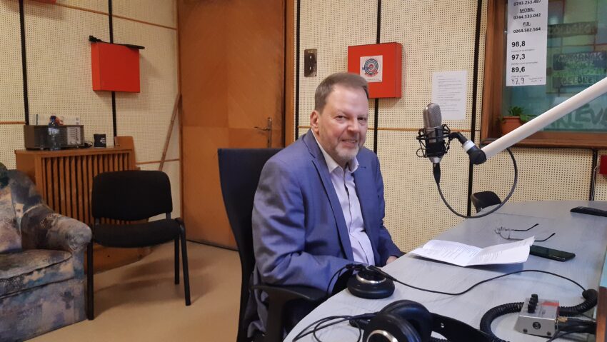 Sajtóklub: Amikor „rendőrtiszt” és a nemzeti bank telefonál