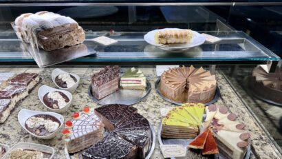 Meglátogattuk Gyula Százéves cukrászdáját