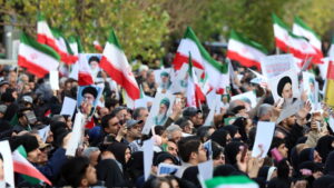 Iránon a világ szeme