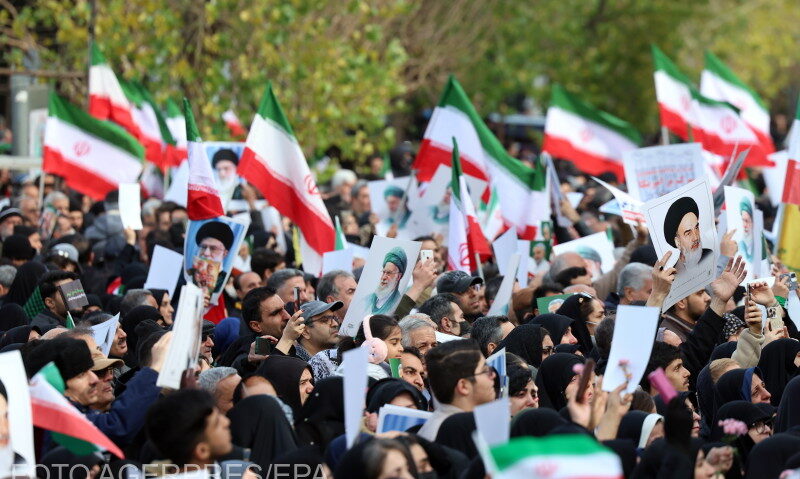 Iránon a világ szeme