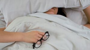 Februártól nem fizetik a betegszabadság első napját