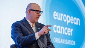 Dégi L. Csaba: Nemzetközi képviselettől az otthon-érzésig