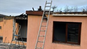 Adománygyűjtést hirdettek az újősi család otthonának újjáépítéséért