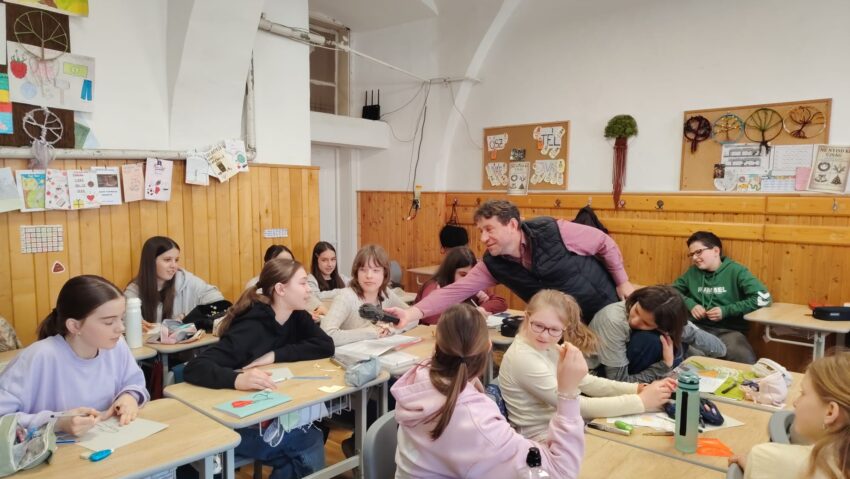 Online a világ – látogatóban a Báthoryban, a hatodikosoknál